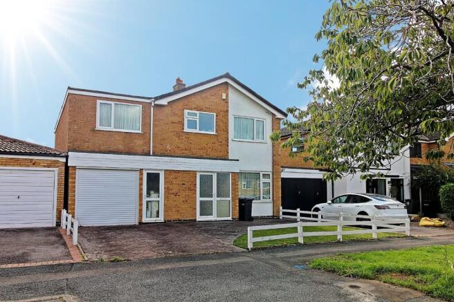5-bed house on St. James Close, Oadby, LE2, £450,000