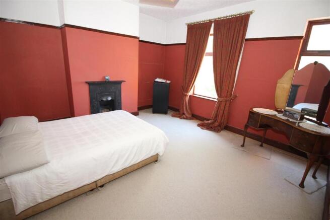 bedroom 3.JPG