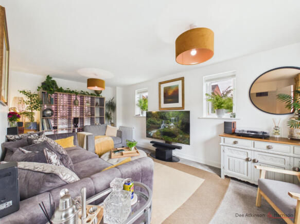 3 bed Semi-Detached for sale Image 10