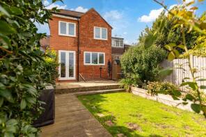 1, Princes Cottages, Lingfield Road, East Grinstead RH19 2EQ
