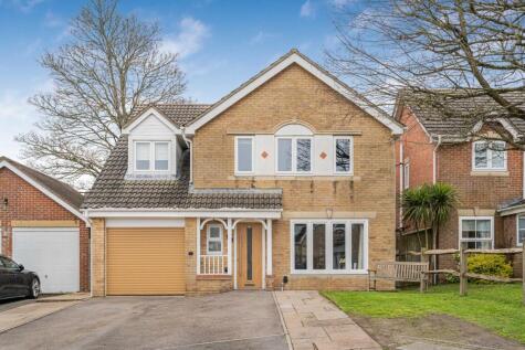 Quebec Close, Liphook, Hampshire