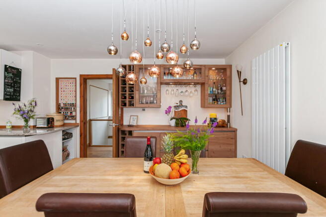 4 bed Detached for sale Image 8