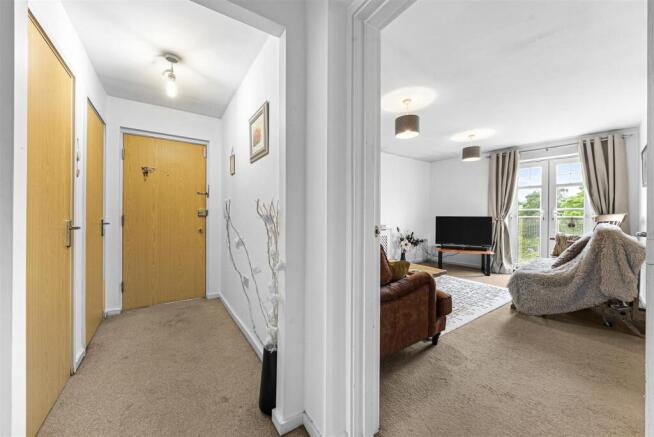 2 bed Apartment for sale Image 7
