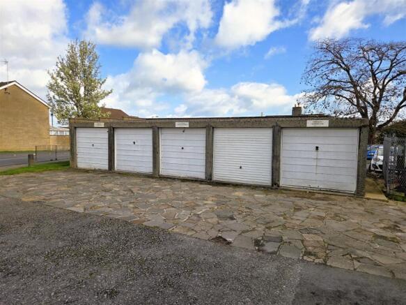 Garages at Selwood - Main 1.jpg