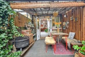 Flat A, 23, Hertslet Road, London N7 6PH