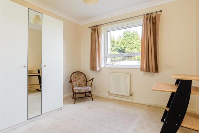 flat-courtlands-crescent-banstead-107.jpg
