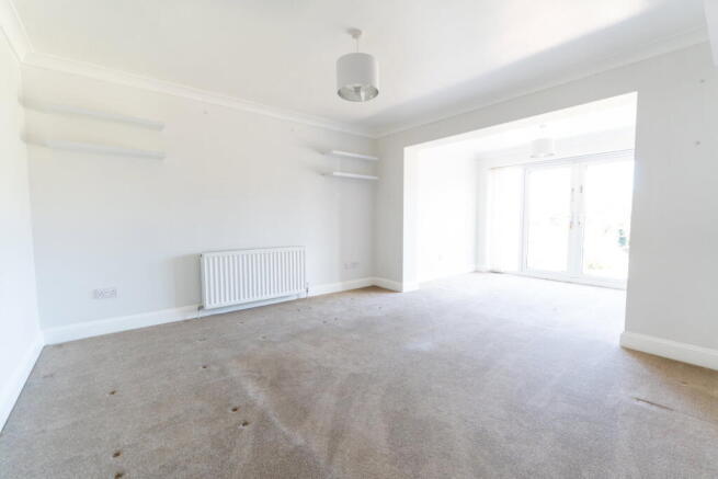 Loxley Road, Lowestoft, NR33 9PG photo 4