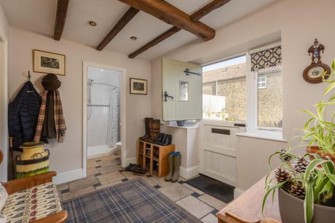 4 bed House for sale Image 9