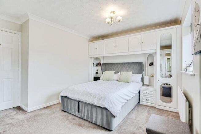 3 bed Semi-Detached for sale Image 7
