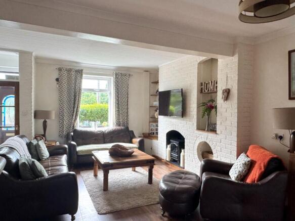 Open Plan Lounge/Dining Room