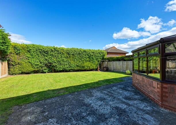 17 Froyle Close-1.jpg