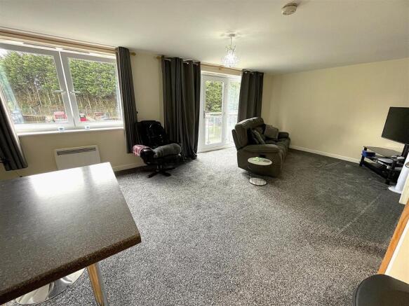 2 bed Apartment for sale Image 5