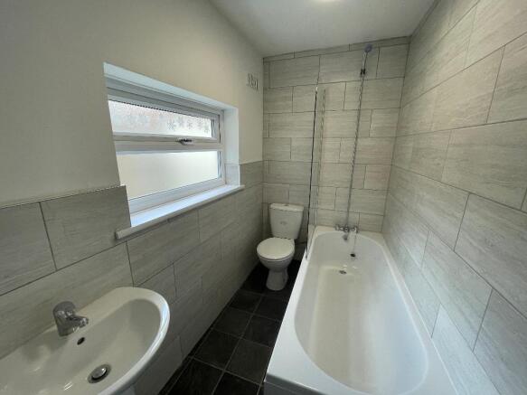 2 bed End of Terrace to rent Image 6