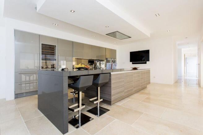 Kitchen/Dining...