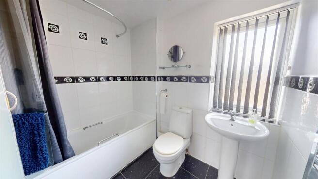 4 bed Semi-Detached for sale Image 12