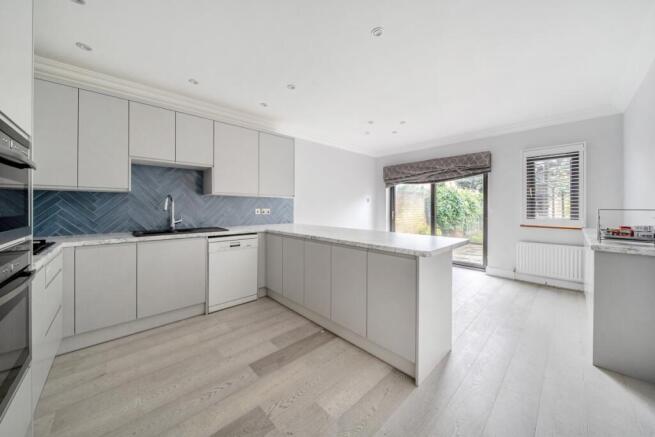 1403211-9-697215a...