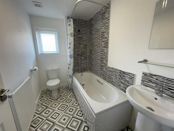 BATHROOM/W.C