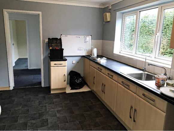 Kitchen/Breakfast rm