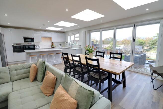 LIVING/KITCHEN/DINING AREA