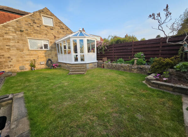 3 bed Semi-Detached Bungalow to rent in huddersfield