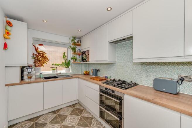 SITTING DINING ROOM AND KITCHEN