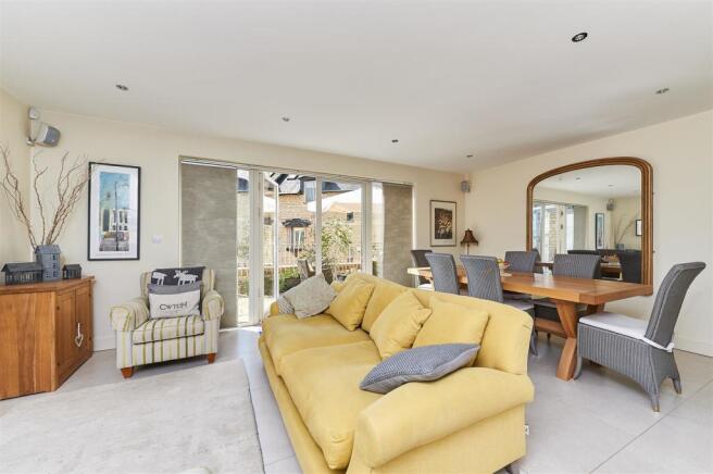 9 Midland Close-20.jpg