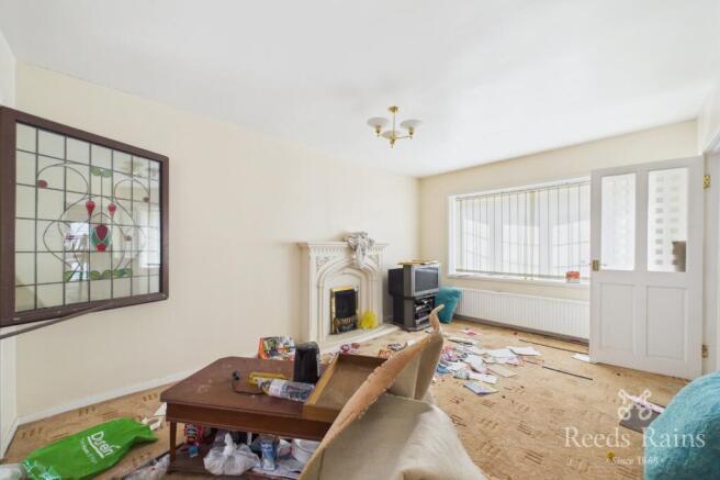 5 bed Detached for sale Image 4