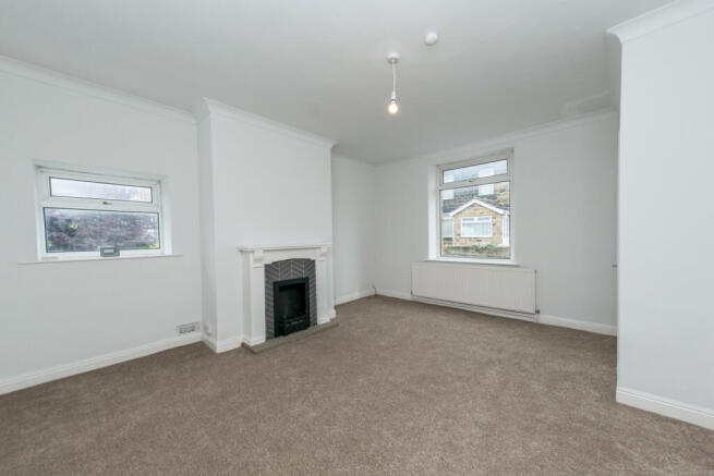 2 bed End of Terrace to rent Image 4