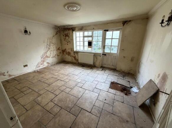 4 bed Detached for sale Image 10