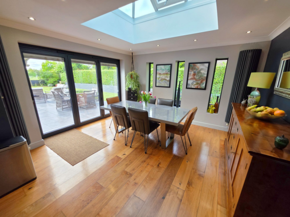 4 bed Detached for sale Image 9