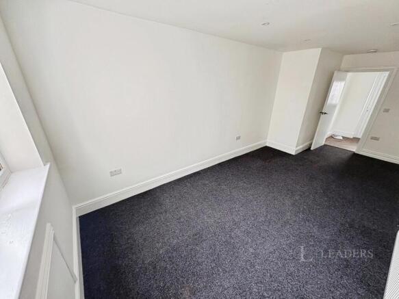 3 bed House to rent Image 6