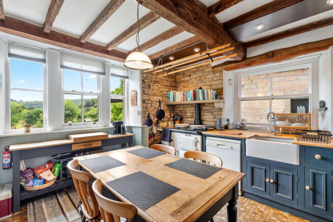 4 bed Farm House for sale Image 7