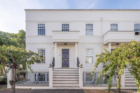 Beaufort Close, London, SW15