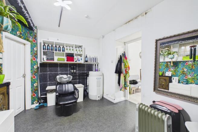 CAM04201G0-PR0151-STILL002