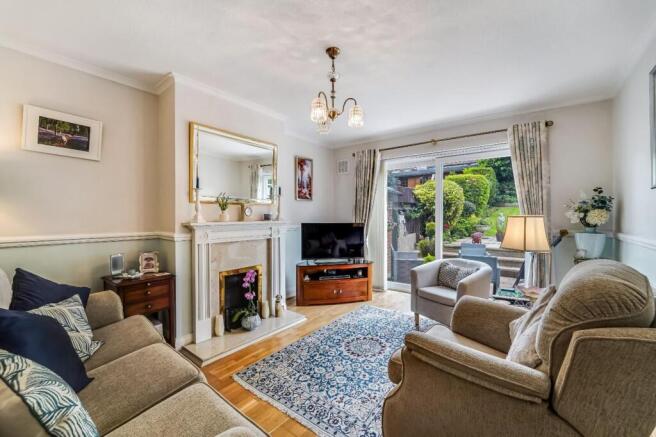 Chipstead Lane, Lower Kingswood, KT20 photo 4