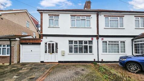 St Michael Crescent, Pinner