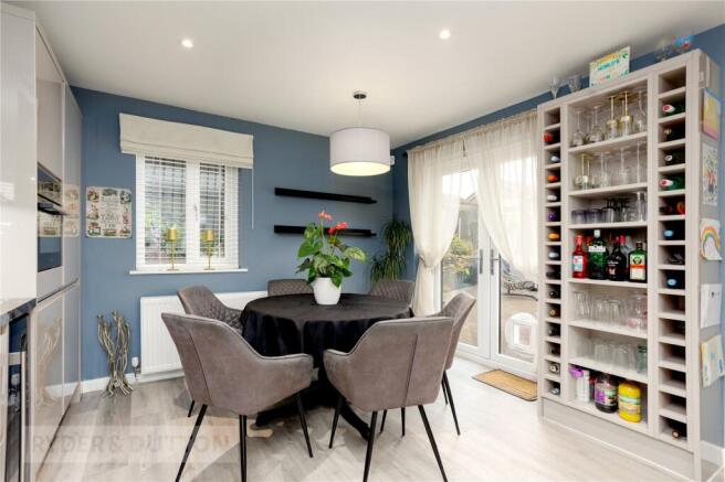 4 bed Detached for sale Image 5