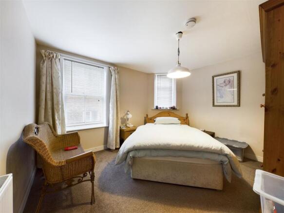2 bed Flat for sale Image 10