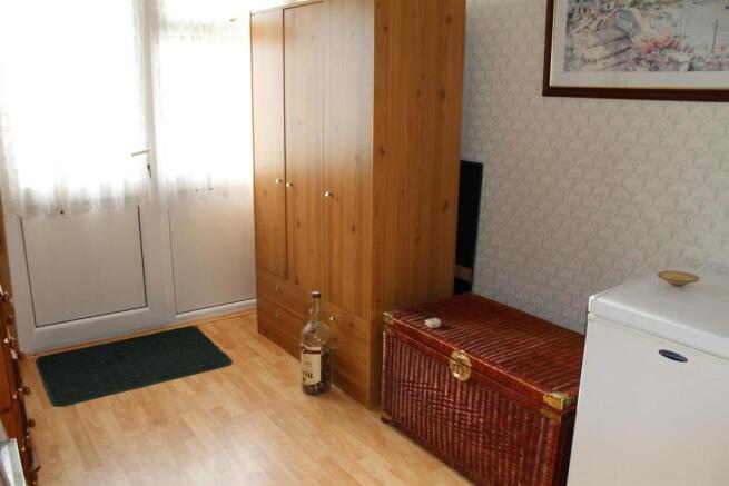 Bedroom 2.JPG