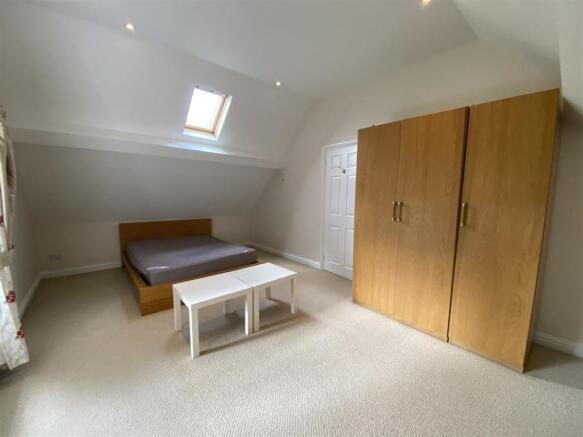 BEDROOM  SIX