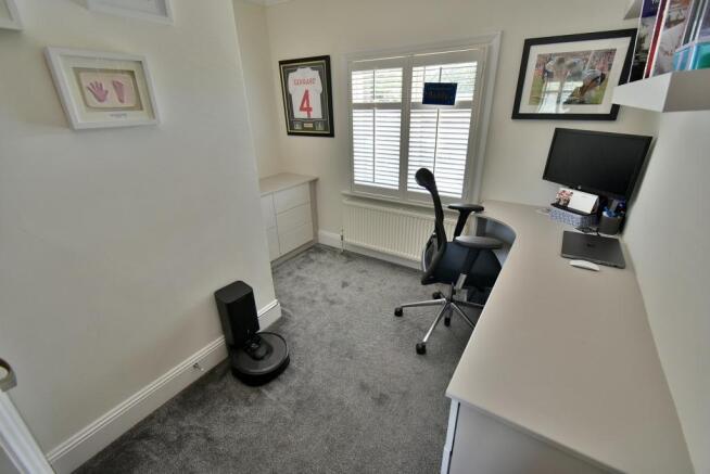 Bedroom/study