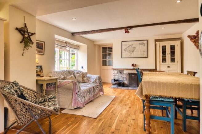 4 bed Detached for sale Image 6
