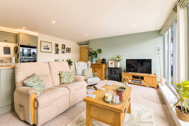 2 bed Flat for sale Image 8