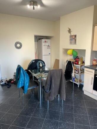 222 Howard, kitchen pic 1.jpg