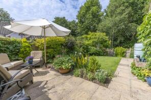 12, Magnolia Close, Heathfield TN21 8YF