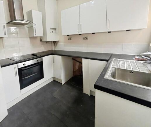 3 bed Semi-Detached to rent Image 10