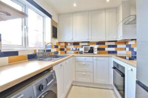 28, Bankside Close, Isleworth TW7 7EW