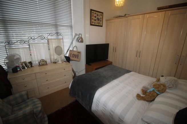 DOUBLE BEDROOM