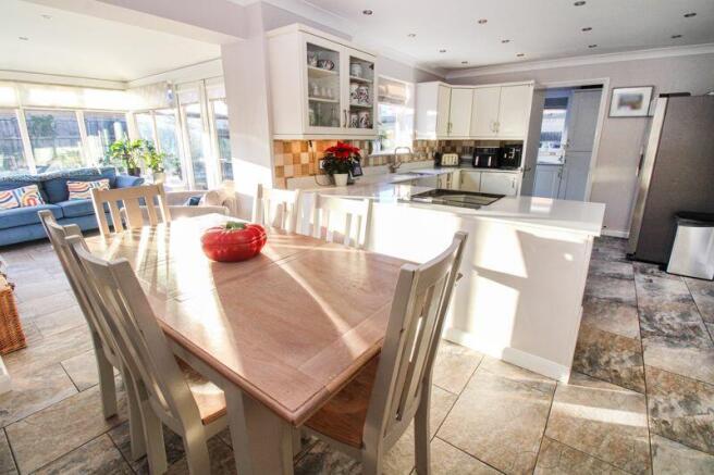 Kitchen/Dining Room