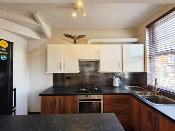 3 bed Terraced for sale Image 4